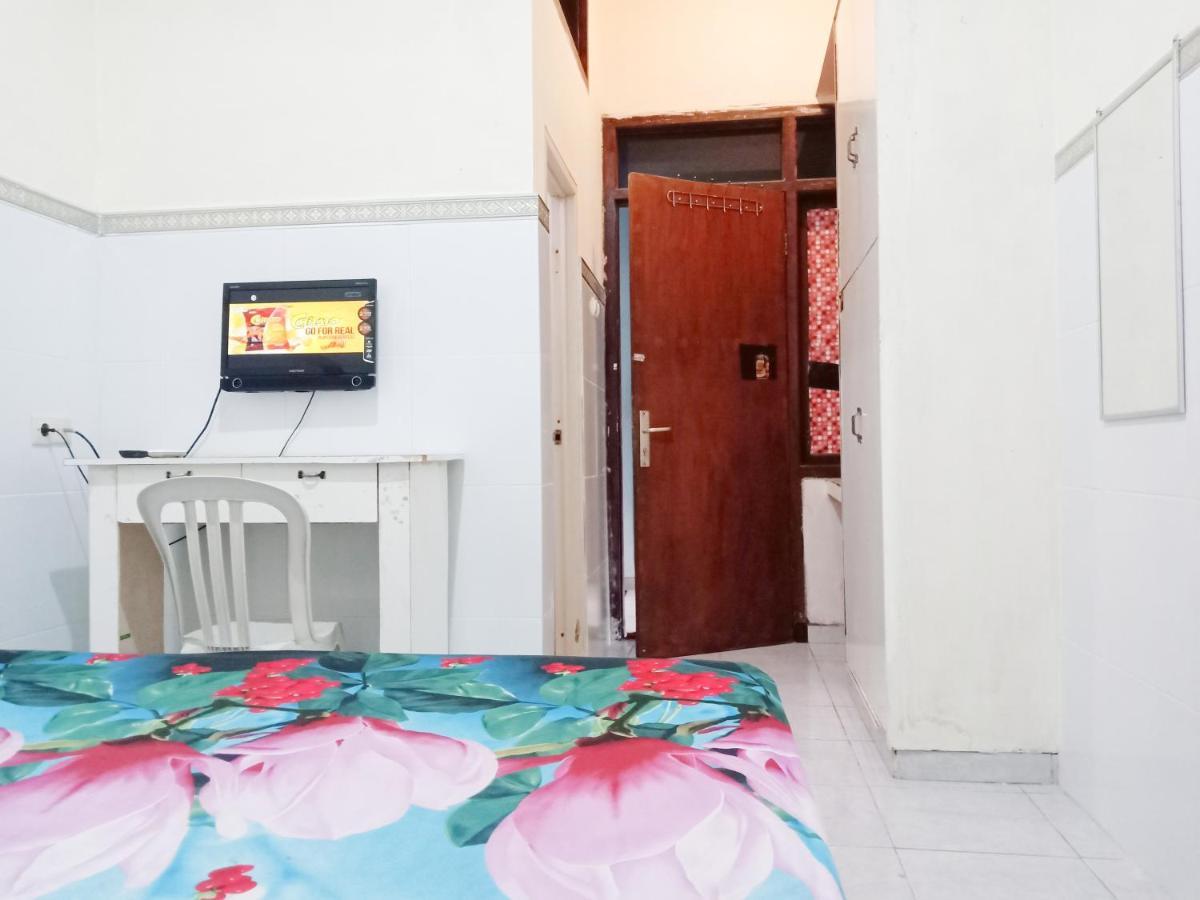 D'Kost Ketintang Hotel Surabaya Eksteriør billede